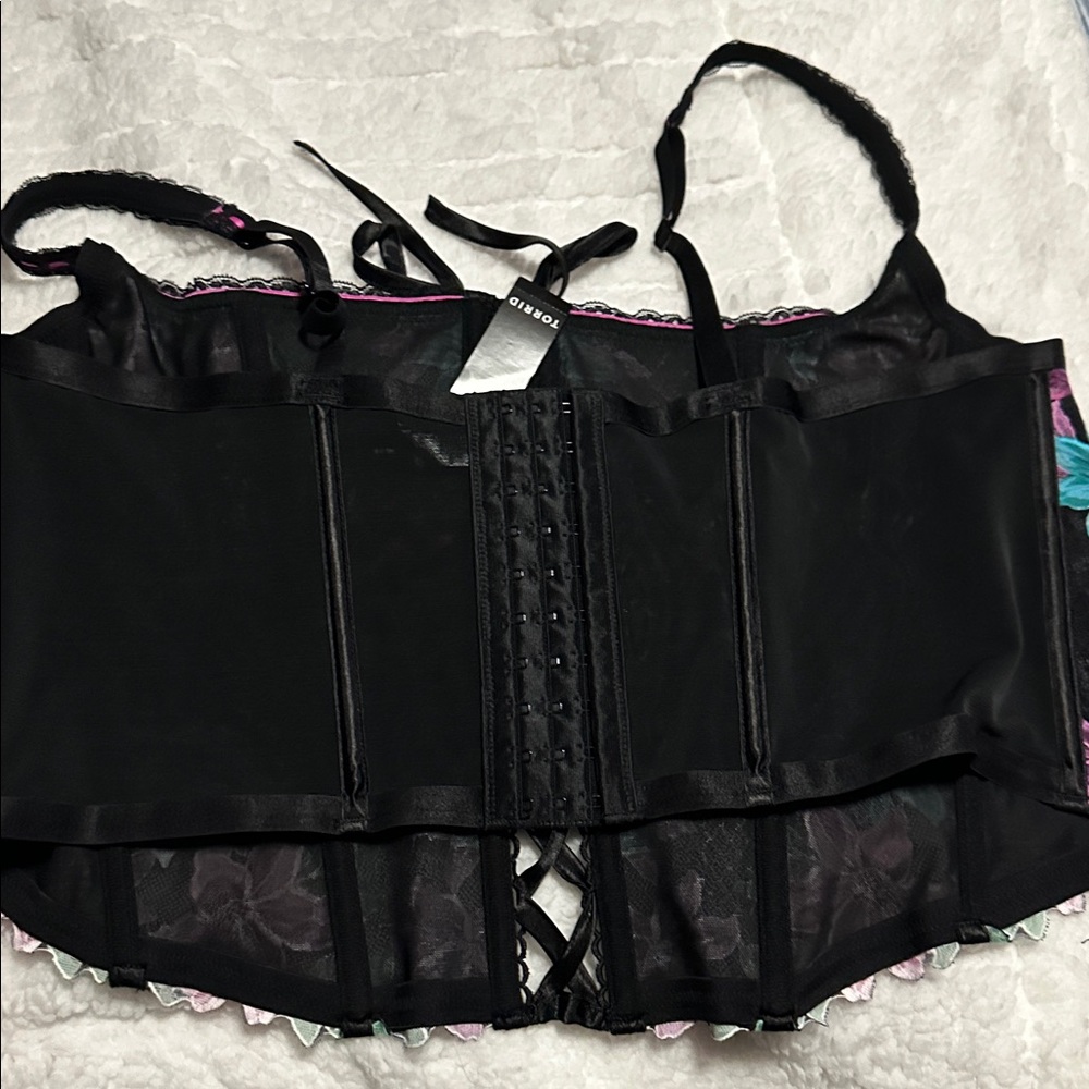 Torrid - Picture 5 of 6